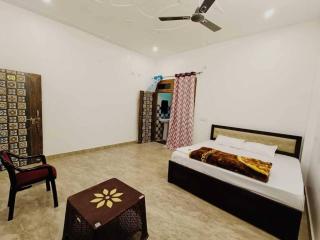 Hotel O S.R. Palce - Ayodhya - 8