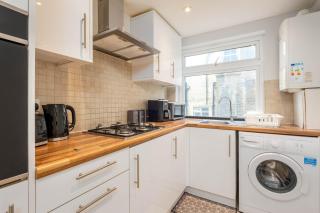Stylish 2 Bedroom in Central Brighton with free parking near Beach and Train Station - Brighton & Hove - 3