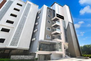 Super Townhouse Hotel - Madhapur - 0