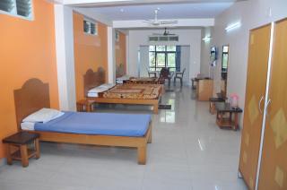 Vinayaka Deluxe Lodge - Kushalnagar - 7