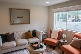 Luxe Bavarian Retreat - in Town with Hot Tub - 7