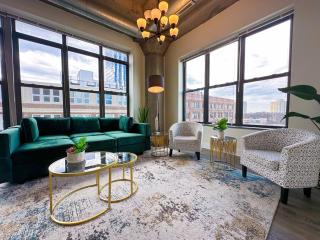 McCormick Place Spacious family heaven 3b-2b with optional parking that sleeps up to 10 - Chicago - 0