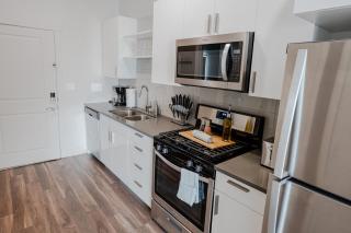 Convention Ctr Studio! Designer! Spa,pool,gym,pkg! - 8