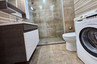 Spacious One Bedroom Apartment Near Sea - Batumi - 3