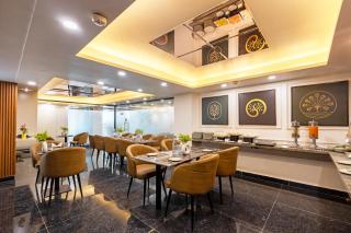 Saltstayz Premier - Paschim Vihar - New Delhi - 8