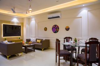 Alaya Stays BYDM Little Paradise 2BHK Apartment Near Triveni Ghat With Balcony, Lift & Scenic Views - Rishikesh - 2