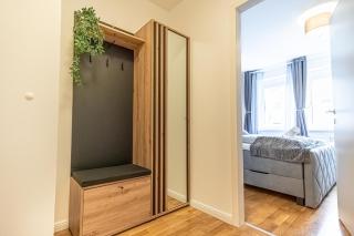 Nice 1BR & 1LR Apt with Balcony, 9min to City Center - Wenen - 6