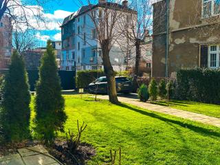 Budget Stay Near Sofias Lions Bridge - 7