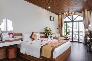 Roza Palace Cat Ba - 9