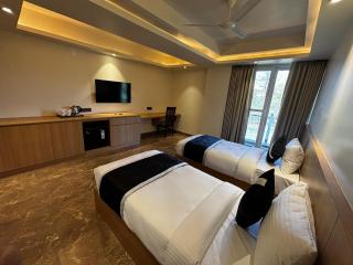 Hotel urban oasis Near Millennium City Centre Metro station I Gurgaon - Gurgaon - 3