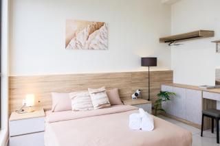 Bukit Indah Sky Trees 2-Bedroom Apartment - Johor Bahru - 6