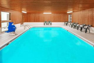 Super 8 by Wyndham Lincoln - Lincoln - 8