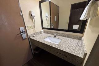 Super 8 by Wyndham Lincoln - Lincoln - 2