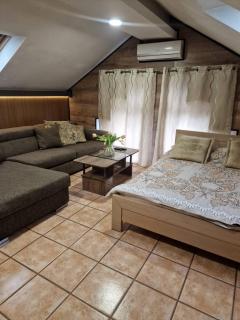Guest House Maja - 0