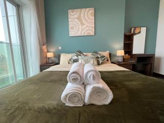 Ultra Luxury Chic 2Bed in Dubai - 1