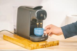 Face à la cité, Terrasse Et Climatisation - AE - 1