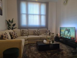 Flourish Apartment - Wolverhampton - 0