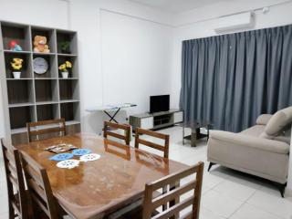 IJM Suria Homestay - 3