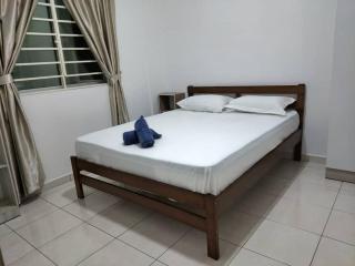IJM Suria Homestay - 9