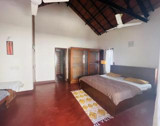 Private Room in a Cheerful Bungalow with a balcony - Bangalore - 6