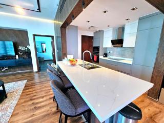 SUNRISE HOMES - Luxurious 1 BR in Marina Promenade - 4