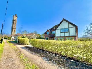 Stunning 7 Bedroom Escape Near New Forest and Beach - Large Garden - Serene Setting - Sleeps 14 - Sway - 5