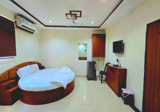Hotel Palladium - Surat - 9
