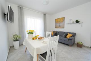Apartments Biserka - Novalja - 7