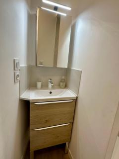 BERGERIE PLAGE accés direct à la plage de la Badine Balnéo Clim piscine - Hyères - 3