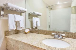 Travelodge by Wyndham Winchester - Winchester - 8