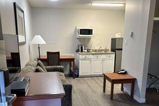 Travelodge by Wyndham Langley - Langley - 3