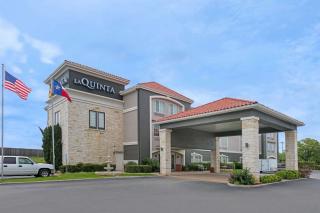 La Quinta by Wyndham Fredericksburg - Fredericksburg - 0