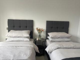 Comfy 5Bed House, Long Stays Welcome - Luton - 2