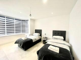 Comfy 5Bed House, Long Stays Welcome - Luton - 9