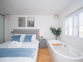 Pass the keys Waterside house wCentral London links and parking - London - 0