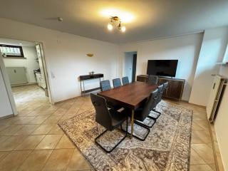 120m² Apartment nahe A1 - 4 Schlafzimmern - 2 Bäder - Parkplatz, WLAN - 6