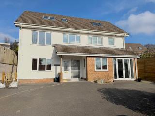 Pass the Keys Countryside Retreat in Reynoldston Gower, Sleeps 10 - Reynoldston - 0
