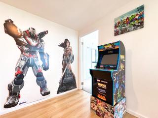 DC vs Marvel Theme ft Arcade Machine Pool Gym Sauna BBQ - Adelaide - 7