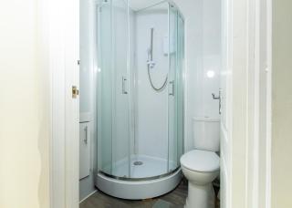 2BR Apt Business Family FREE Parking - South Norwood - 2