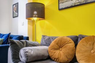 Foxherne 6 Bedroom and 2 Bath Serviced House 20 with Parking - Slough - Slough - 3