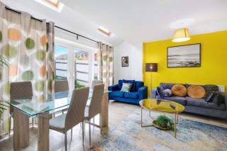 Foxherne 6 Bedroom and 2 Bath Serviced House 20 with Parking - Slough - 9