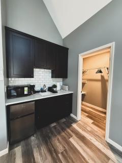 Woodland Retreat at Tudor suites - Eureka Springs - 4