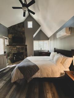 Woodland Retreat at Tudor suites - Eureka Springs - 1