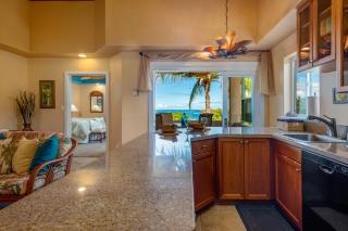 Beach Front Ocean View Top Floor Luxury Penthouse - Kailua-Kona - 5