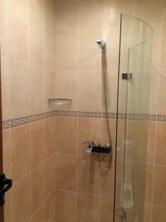 2-Bed - Sleeps 4 - w Parking - 1