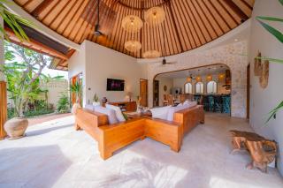 Luxury Balinese Oasis with private pool - 2 BR - 1