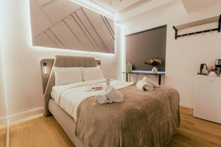 Diamond Tsakalof 17 by Zeussuites - Athens - 3