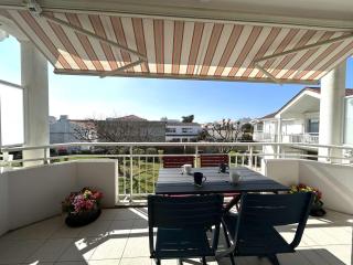 Charmant 2 pièces, 4 couchages, balcon, parking, à 2 pas de la Grande Plage de Saint-Gilles-Croix-de-Vie - FR-1-224-813 - Saint Gilles Croix de vie - 0