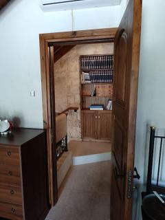 One bedroom semi-detached stone-built villa with beautiful gardens and pool - Limassol - 8