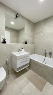 Brand new cozy apartment and free street parking - Prag - 7